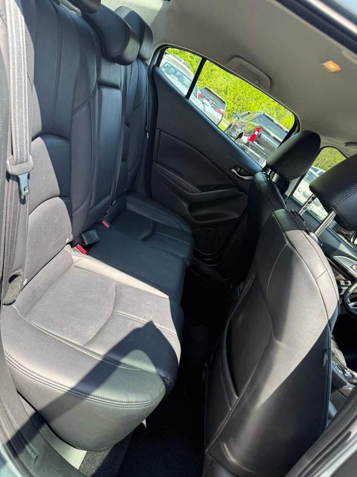 Mazda MAZDA3 4dr Sdn Auto s Touring 2018