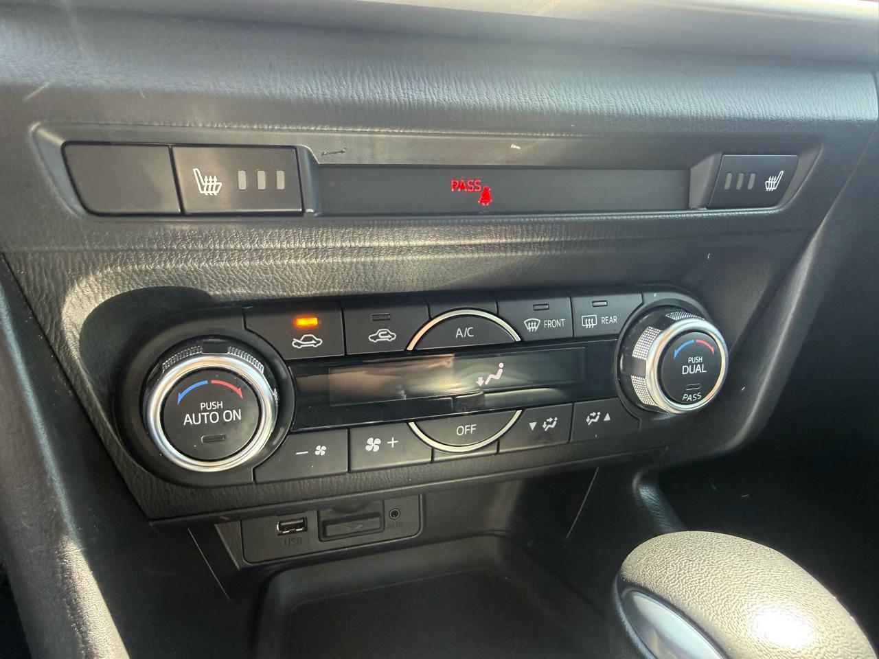 Mazda MAZDA3 4dr Sdn Auto s Touring 2018