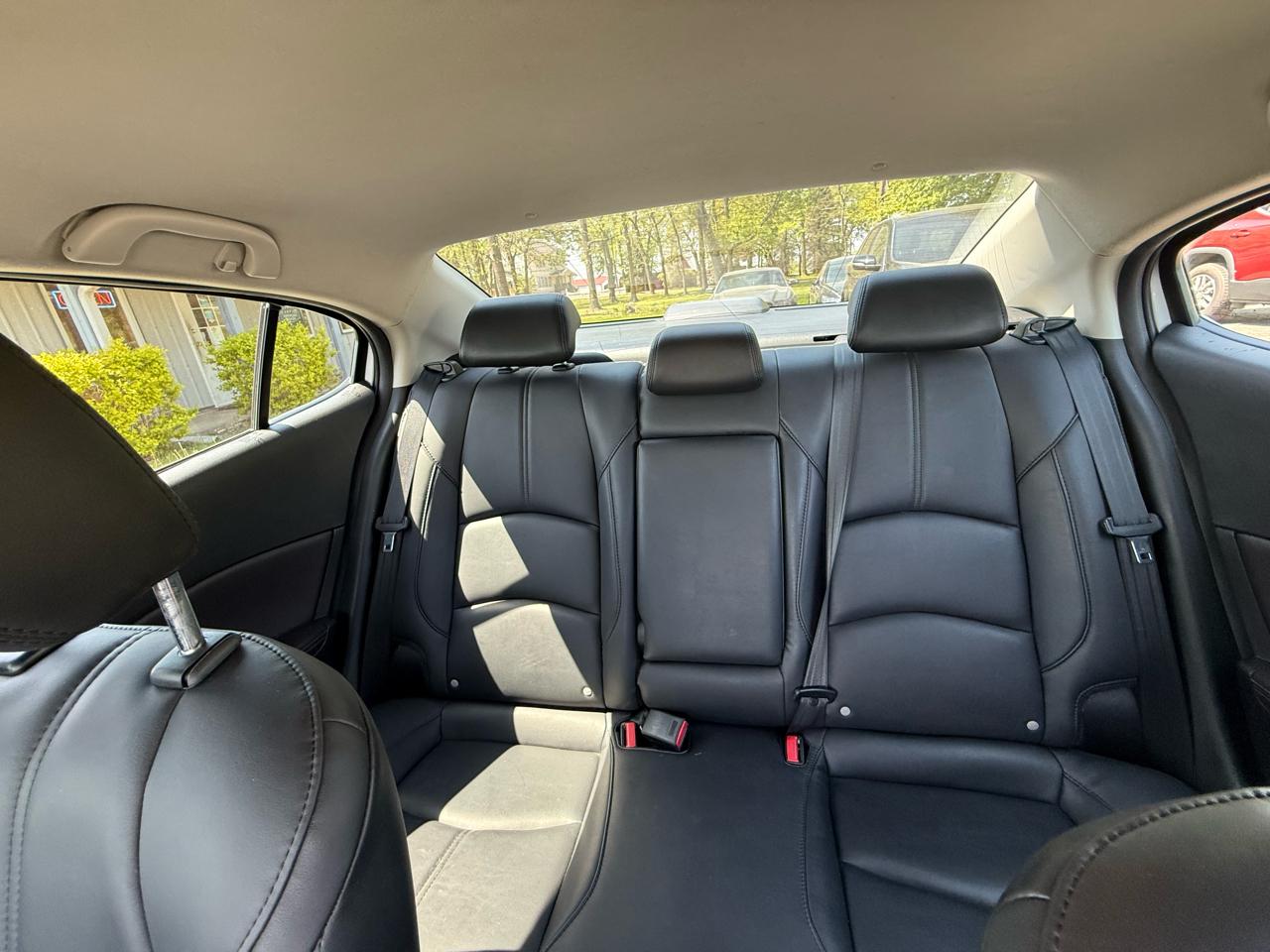 Mazda MAZDA3 4dr Sdn Auto s Touring 2018