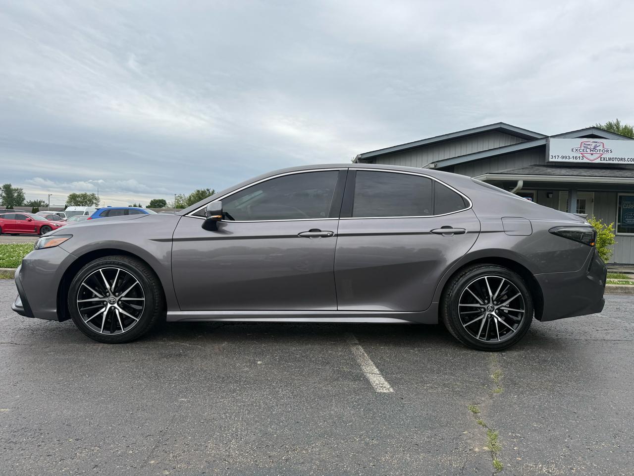 Toyota Camry SE 2022