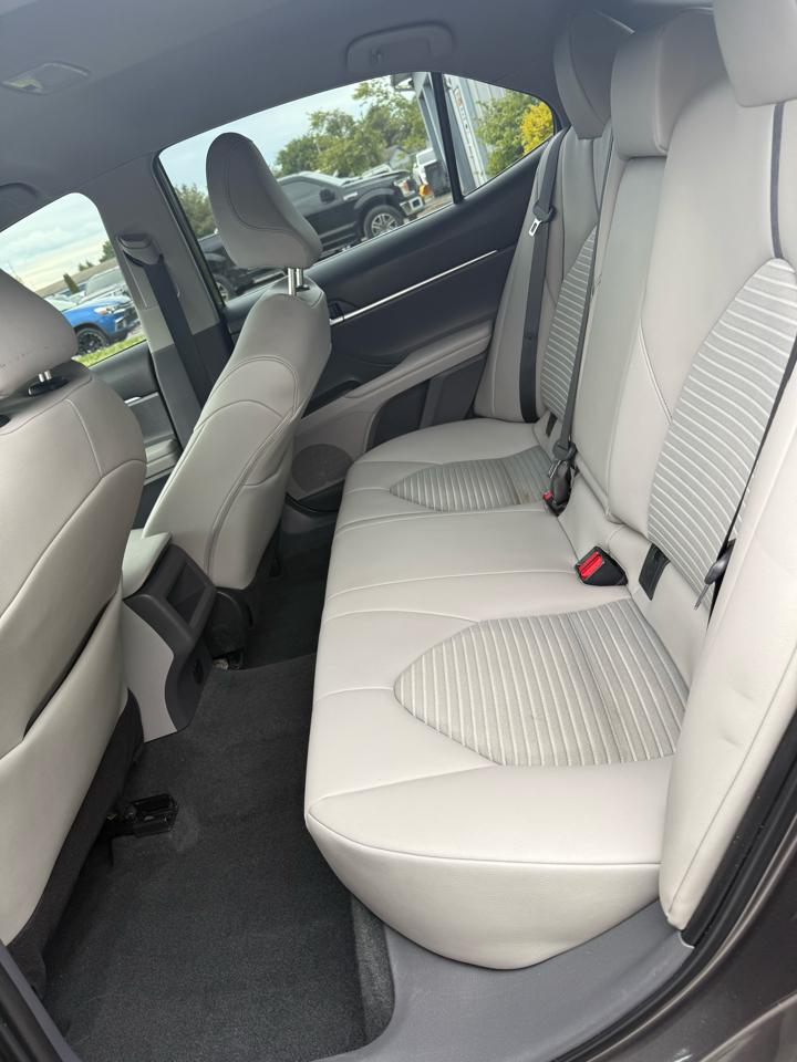 Toyota Camry SE 2022