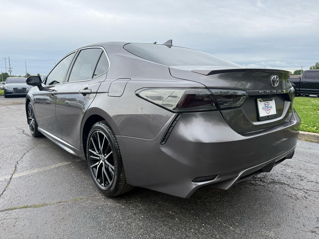 Toyota Camry SE 2022
