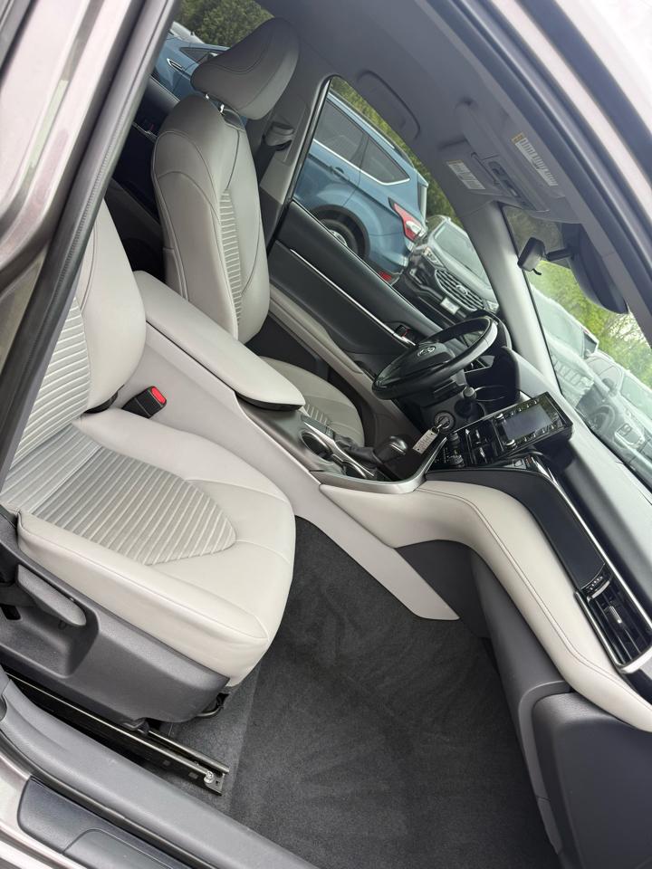 Toyota Camry SE 2022