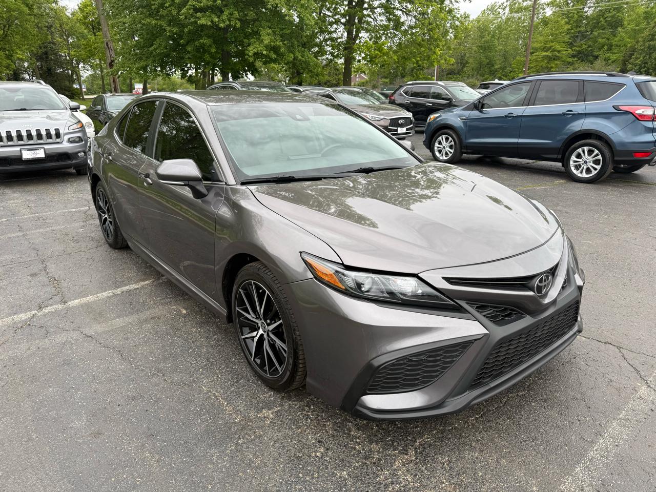 Toyota Camry SE 2022