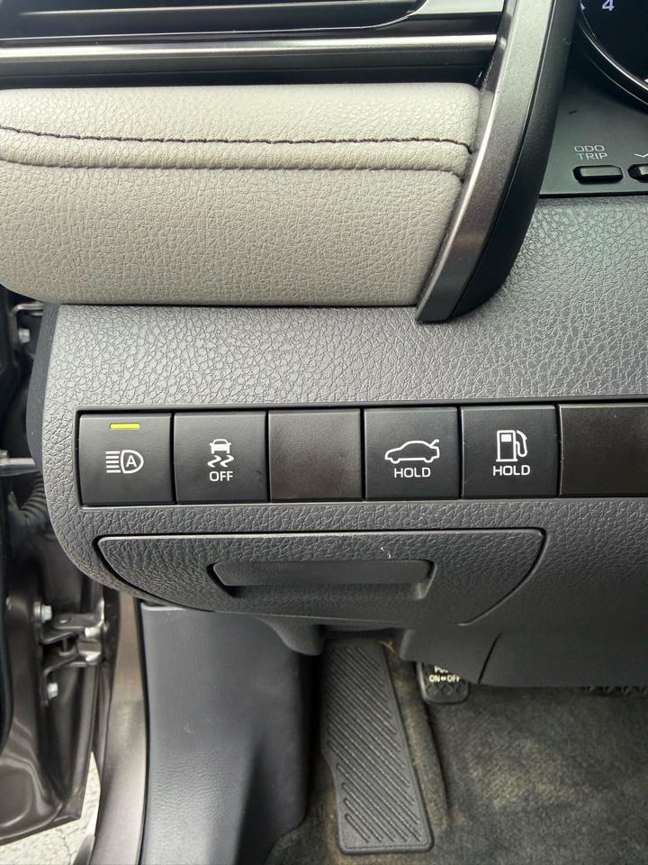 Toyota Camry SE 2022