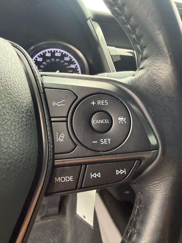 Toyota Camry SE 2022