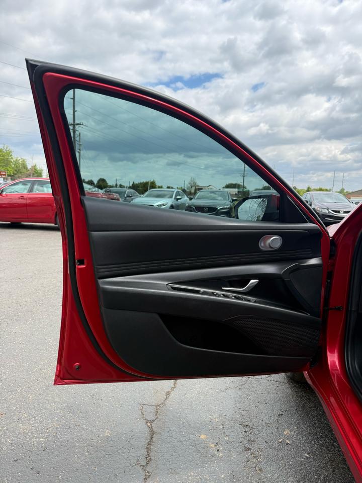 Hyundai Elantra SEL 2023