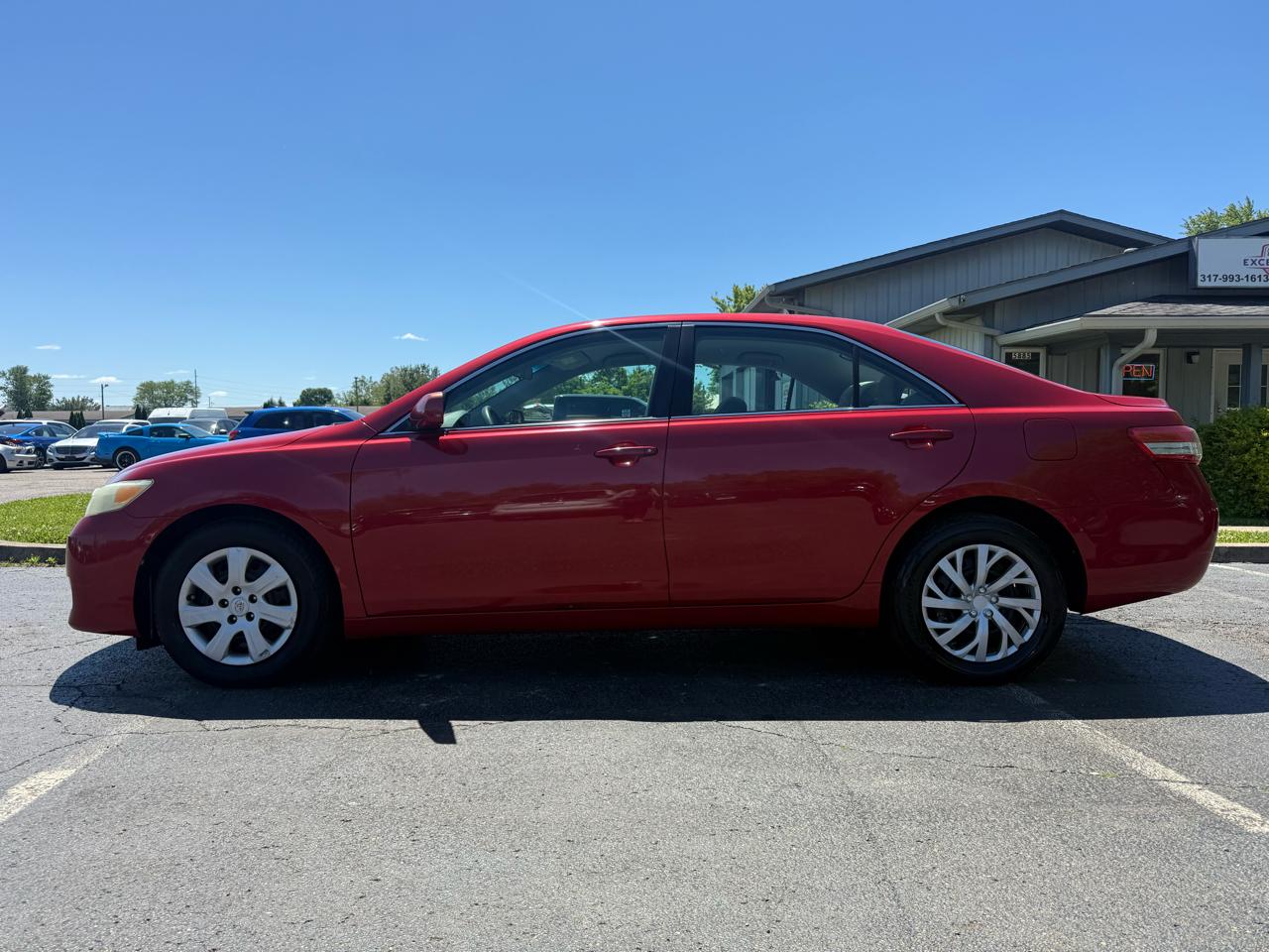 Toyota Camry Base 6-Spd AT 2011