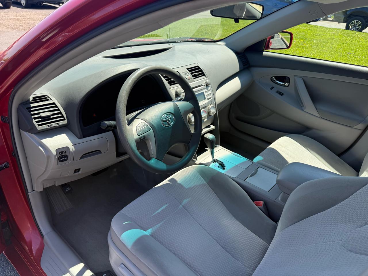 Toyota Camry Base 6-Spd AT 2011