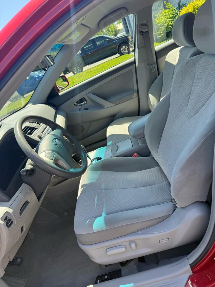 Toyota Camry Base 6-Spd AT 2011