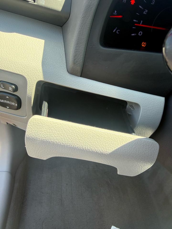 Toyota Camry Base 6-Spd AT 2011