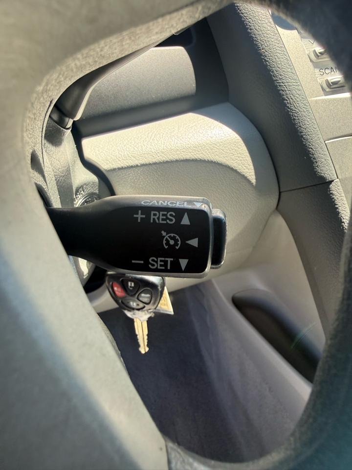 Toyota Camry Base 6-Spd AT 2011