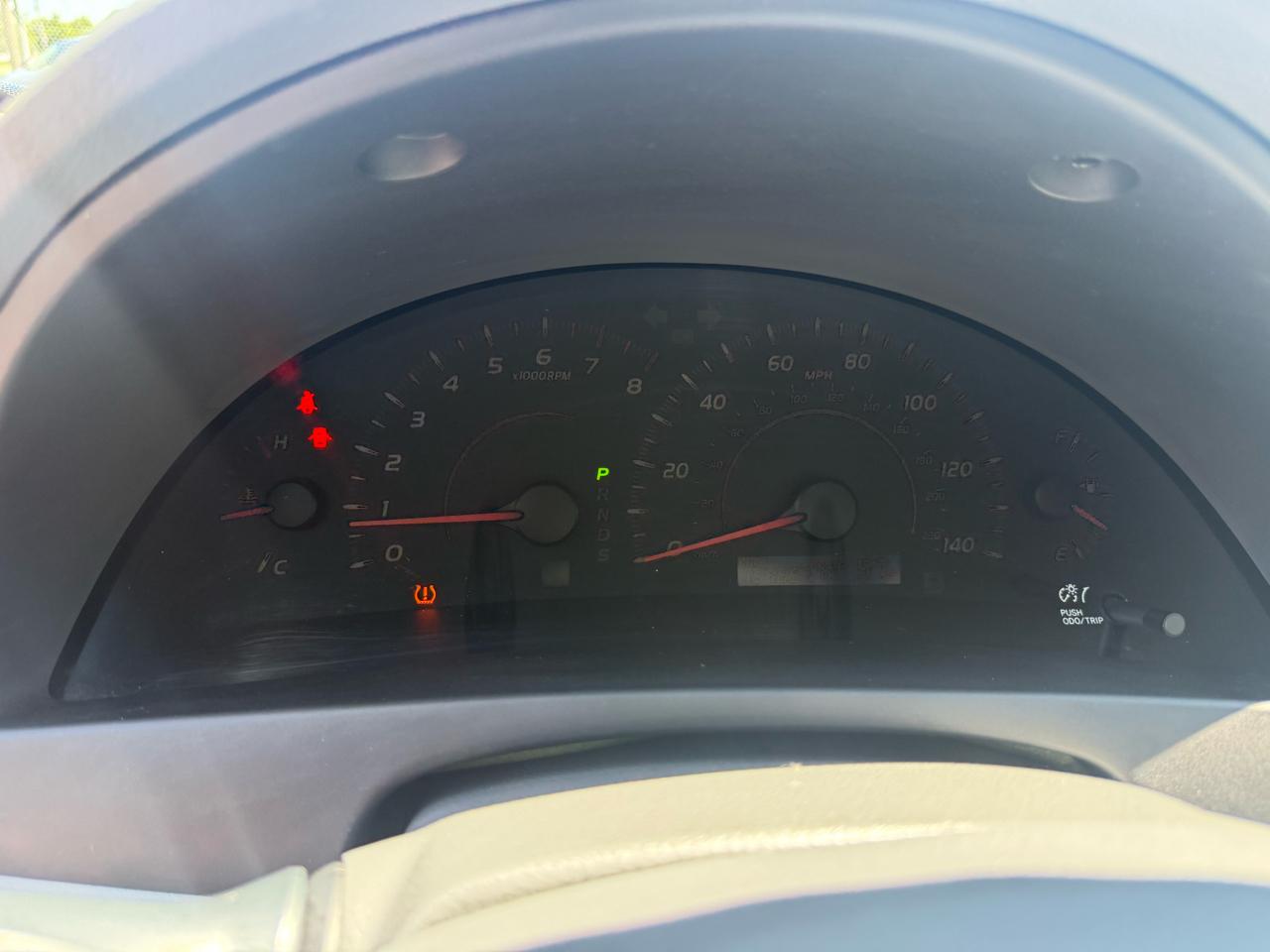 Toyota Camry Base 6-Spd AT 2011