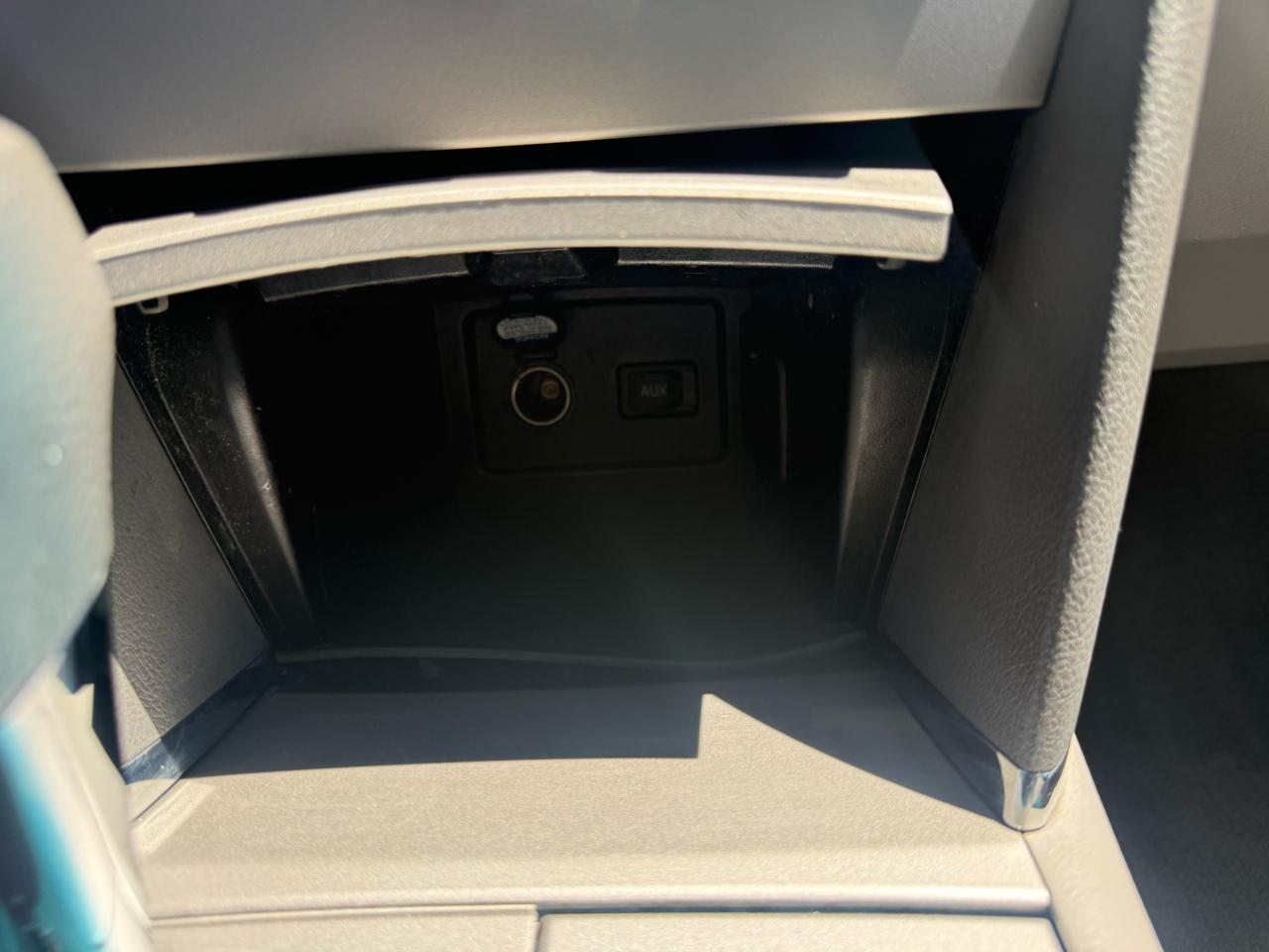 Toyota Camry Base 6-Spd AT 2011
