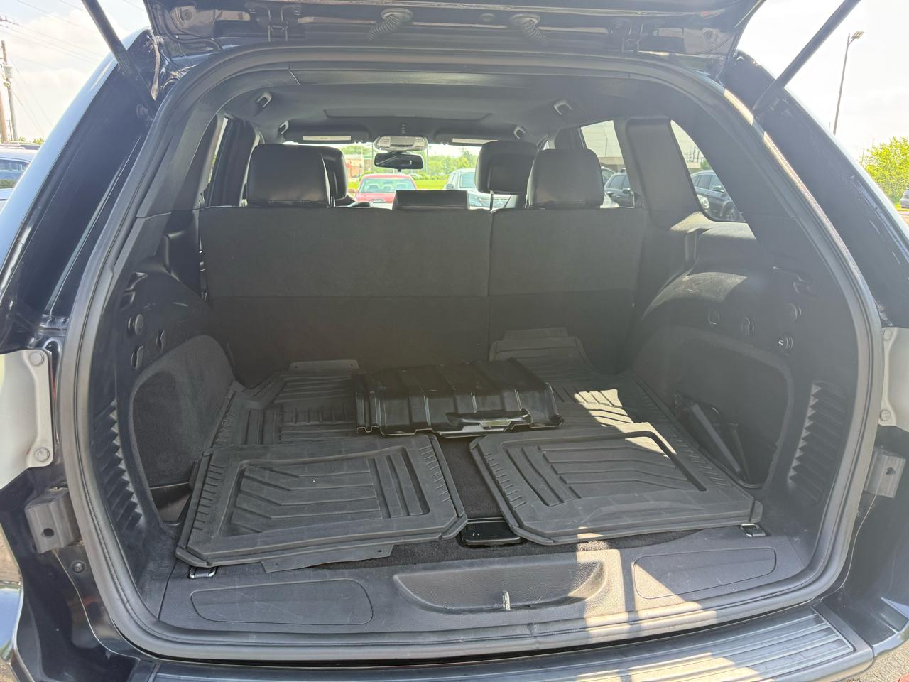 Jeep Grand Cherokee Laredo 4WD 2015