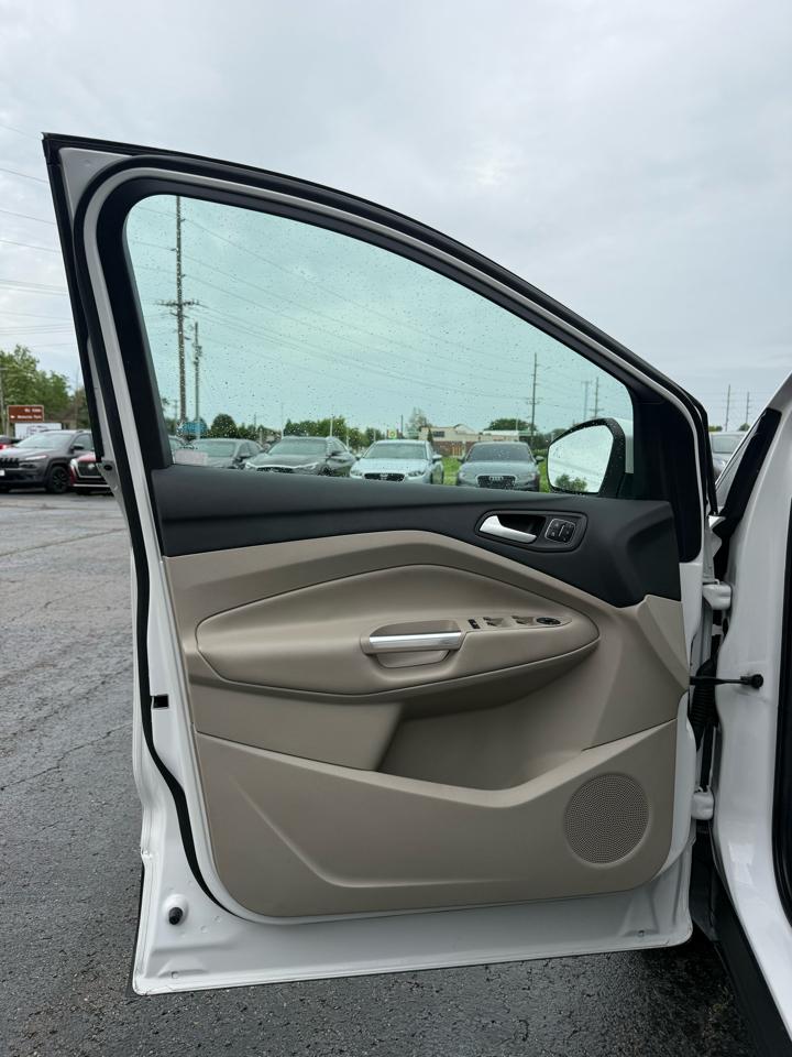 Ford Escape Titanium 4WD 2017