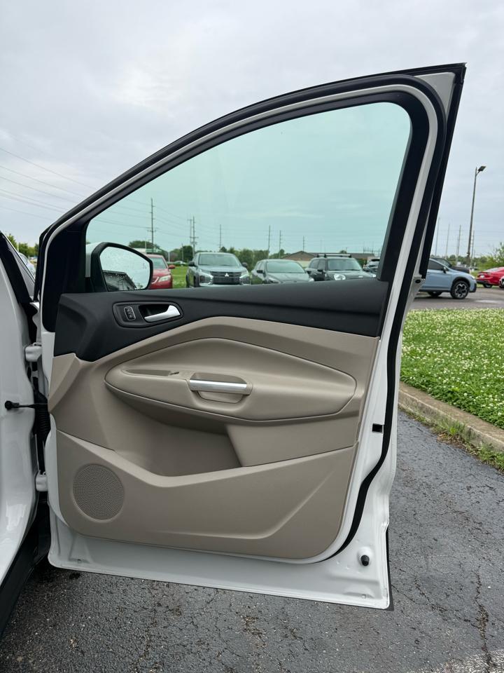 Ford Escape Titanium 4WD 2017