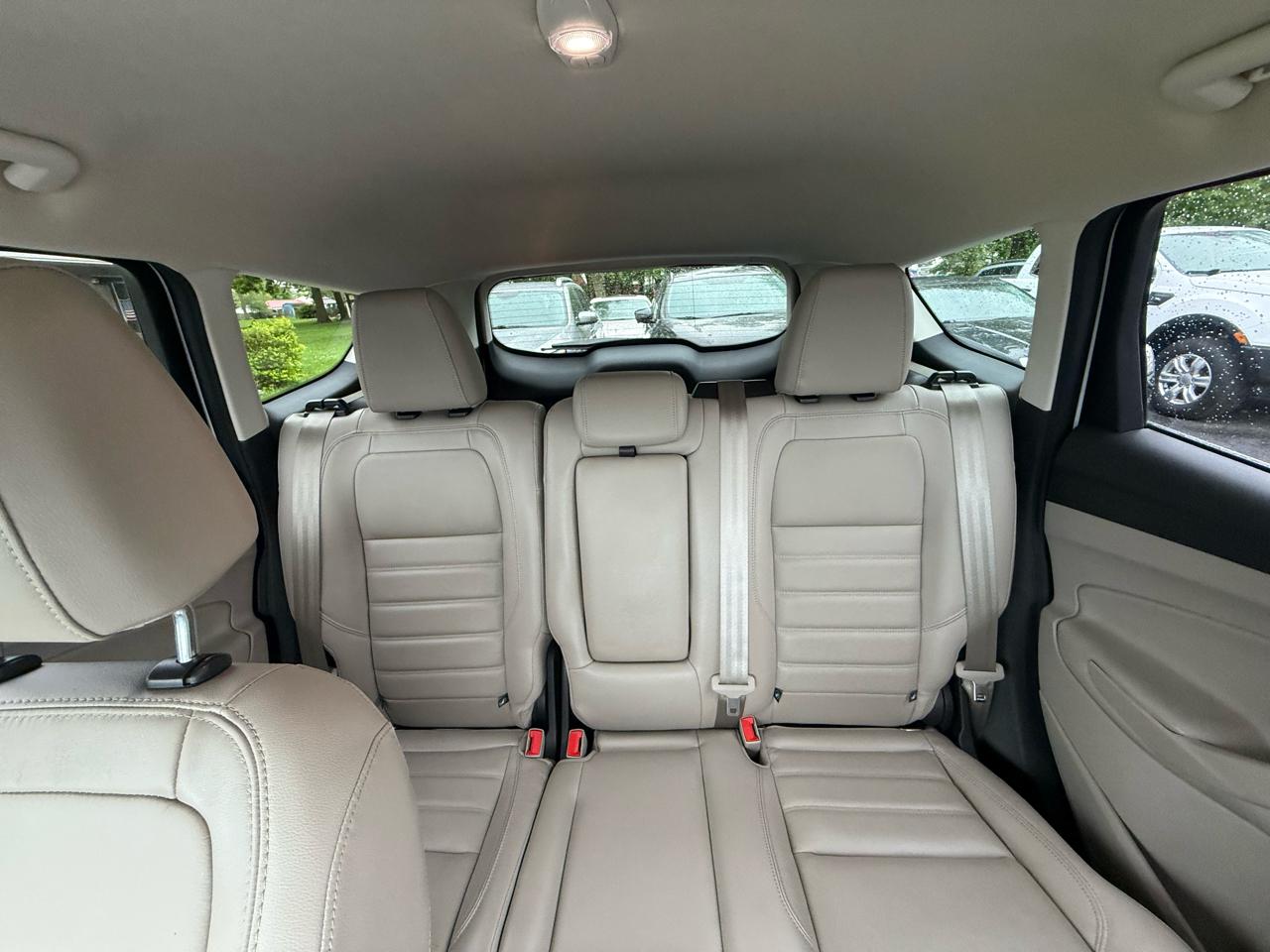 Ford Escape Titanium 4WD 2017