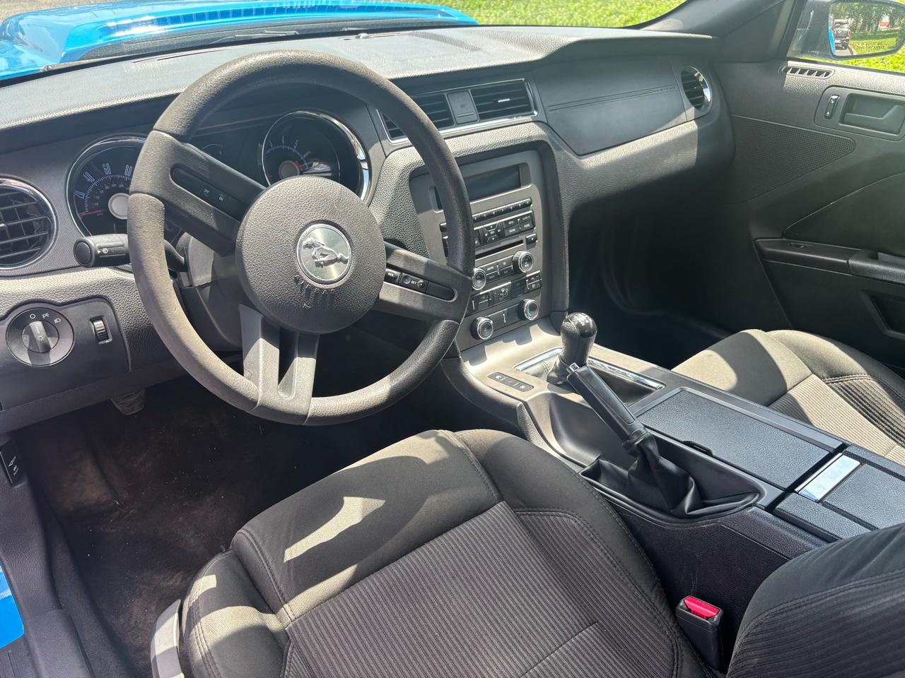 Ford Mustang V6 Coupe 2010