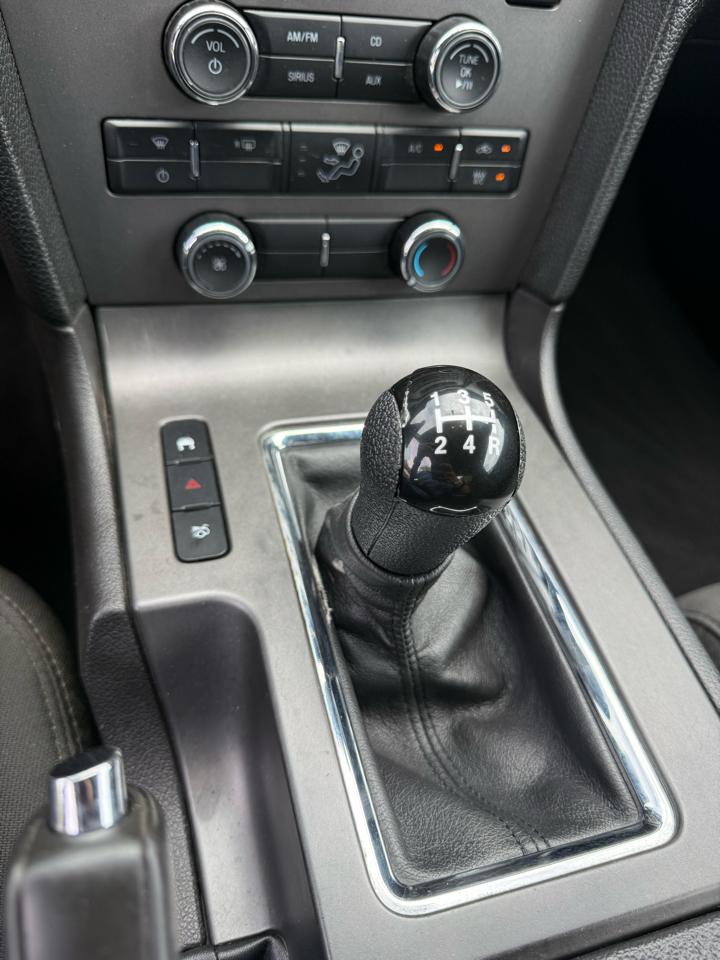 Ford Mustang V6 Coupe 2010
