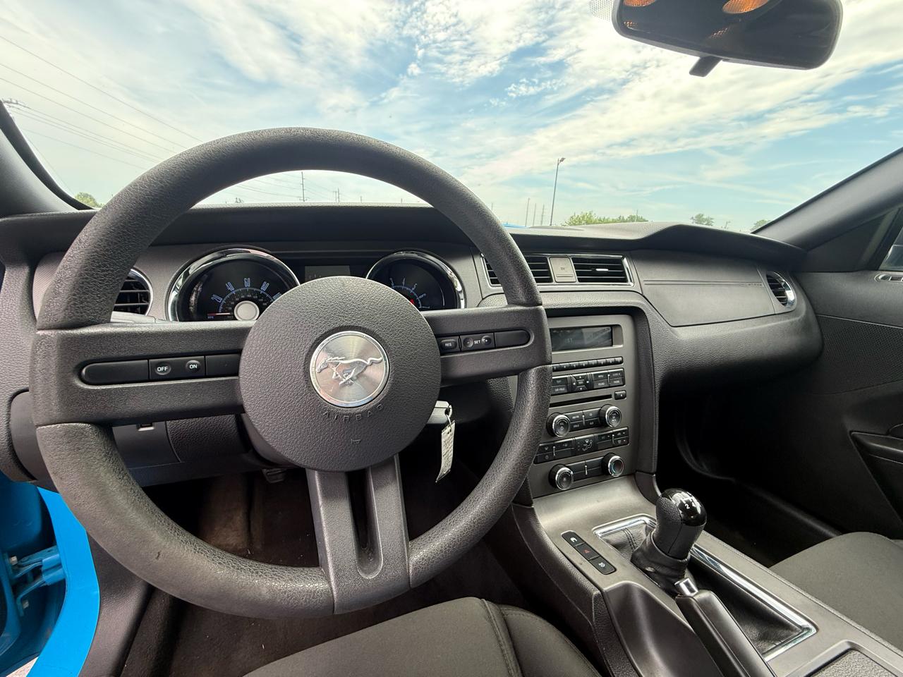 Ford Mustang V6 Coupe 2010