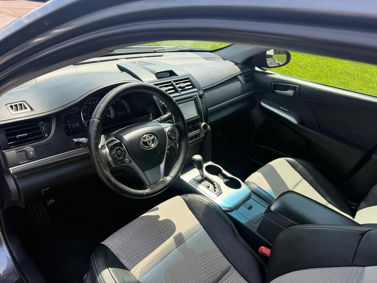 Toyota Camry SE 2013