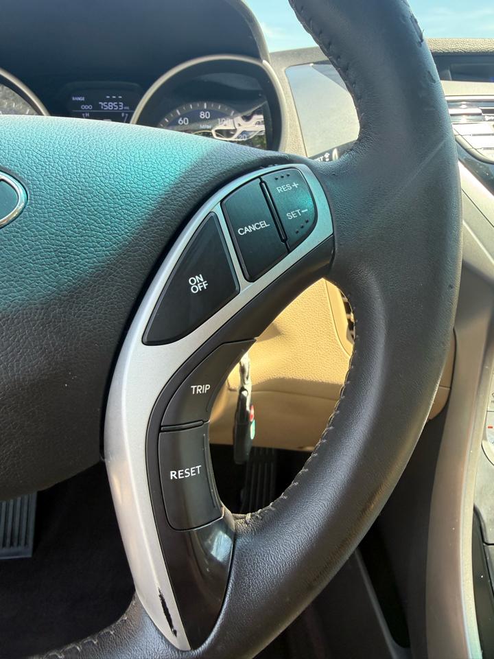 Hyundai Elantra GLS A/T 2011