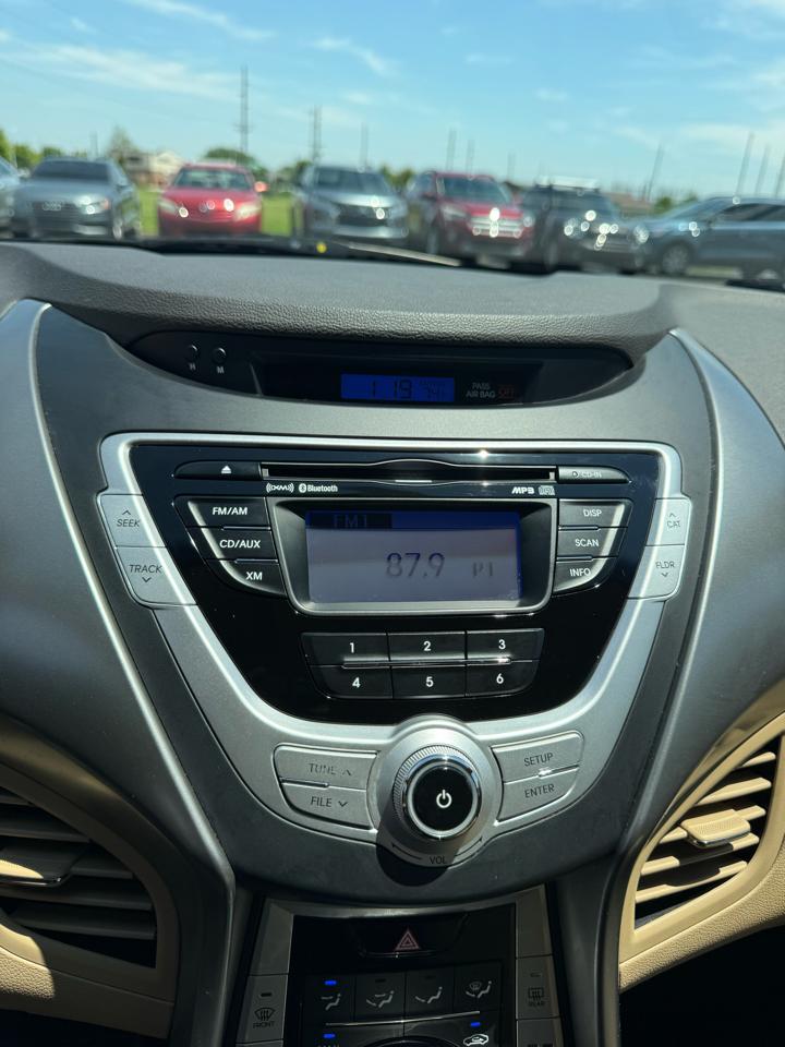 Hyundai Elantra GLS A/T 2011