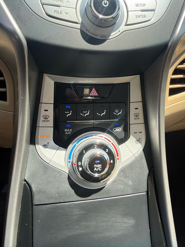 Hyundai Elantra GLS A/T 2011