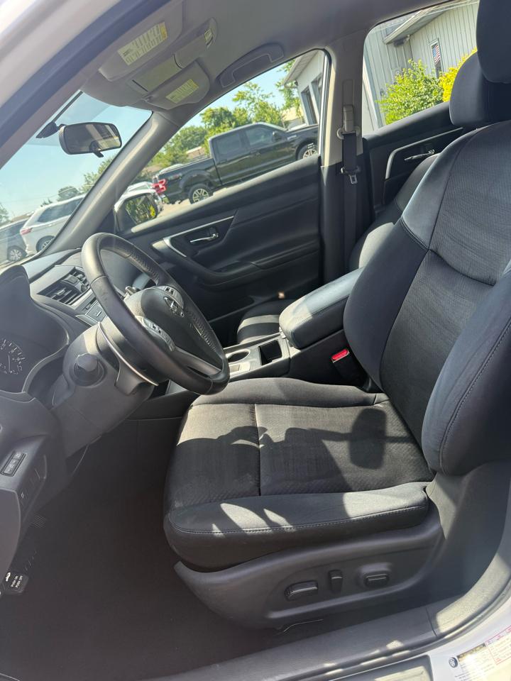 Nissan Altima 2.5 SR Sedan 2017