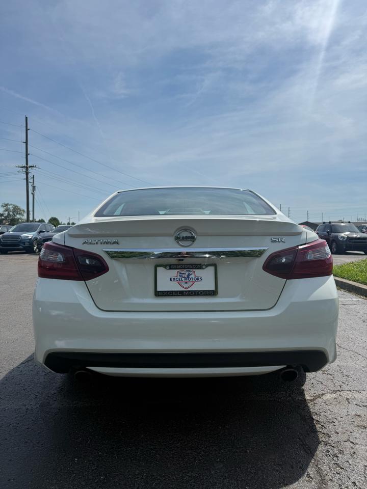Nissan Altima 2.5 SR Sedan 2017
