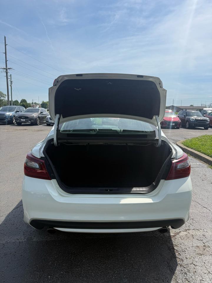 Nissan Altima 2.5 SR Sedan 2017