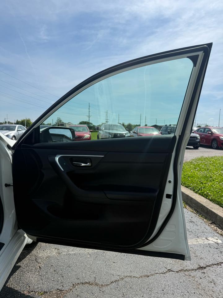 Nissan Altima 2.5 SR Sedan 2017