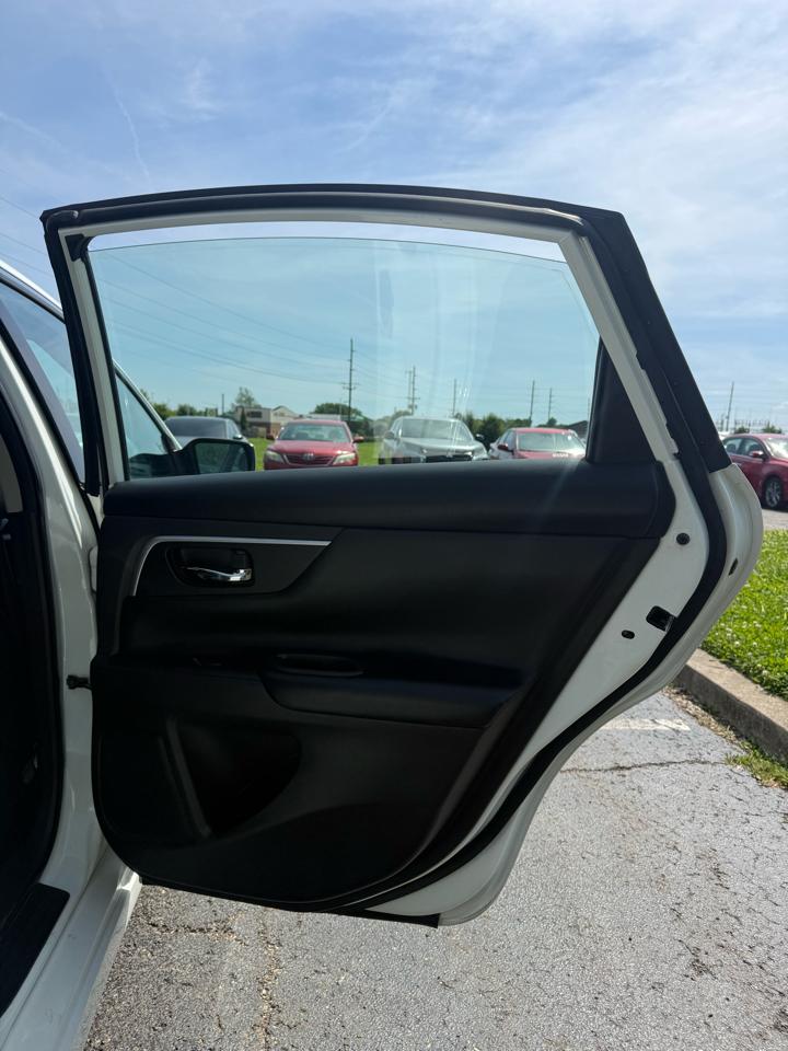 Nissan Altima 2.5 SR Sedan 2017