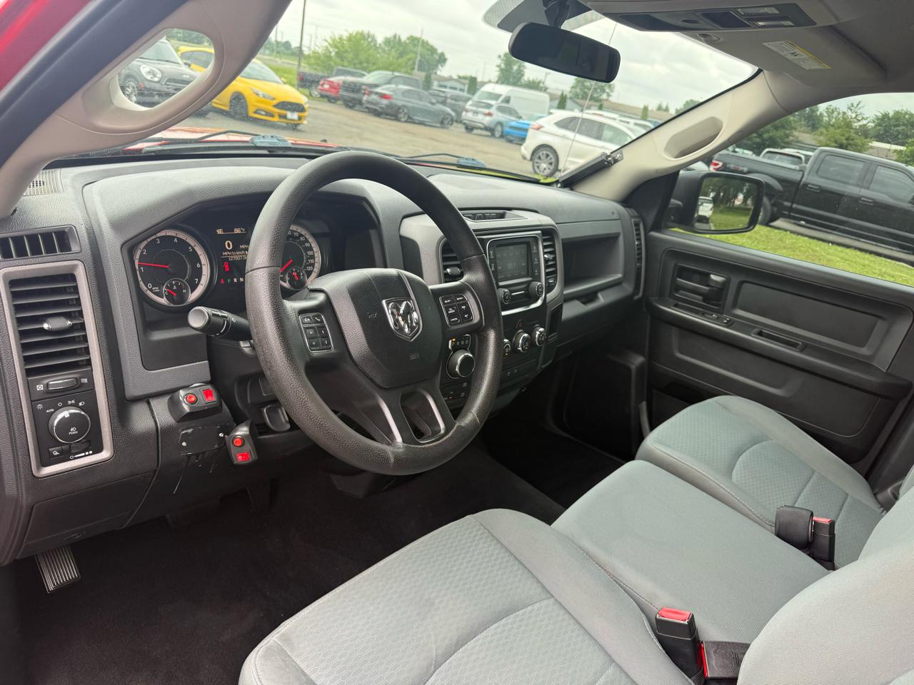 RAM 1500 Tradesman Quad Cab 4WD 2017