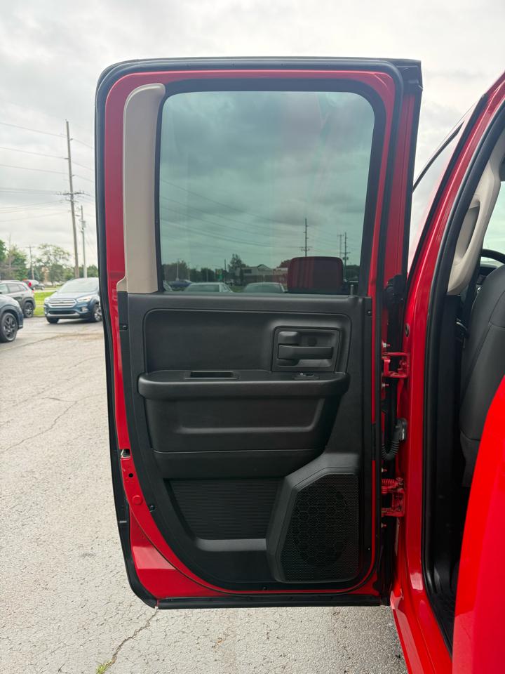 RAM 1500 Tradesman Quad Cab 4WD 2017