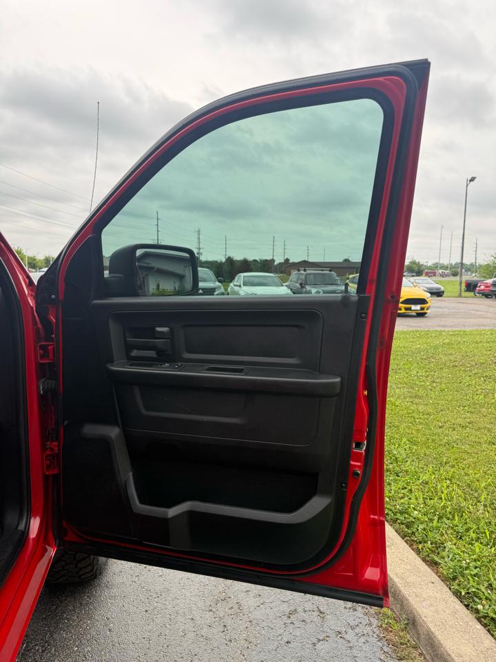 RAM 1500 Tradesman Quad Cab 4WD 2017