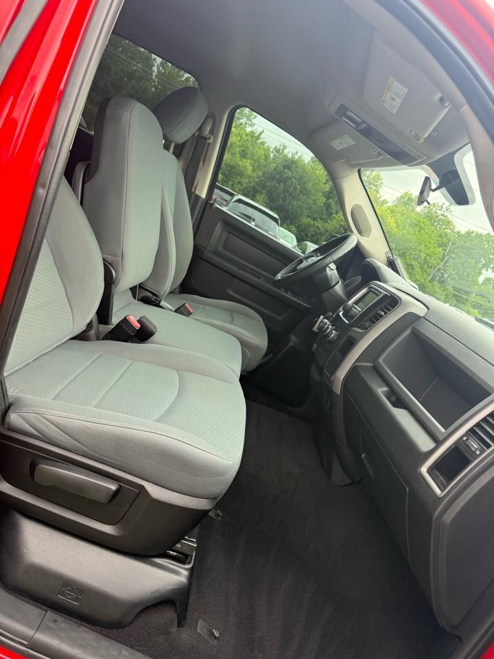 RAM 1500 Tradesman Quad Cab 4WD 2017