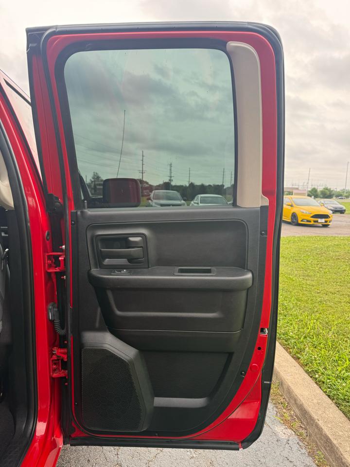 RAM 1500 Tradesman Quad Cab 4WD 2017