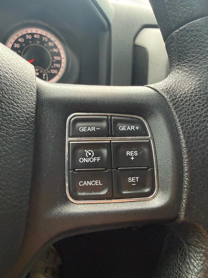 RAM 1500 Tradesman Quad Cab 4WD 2017