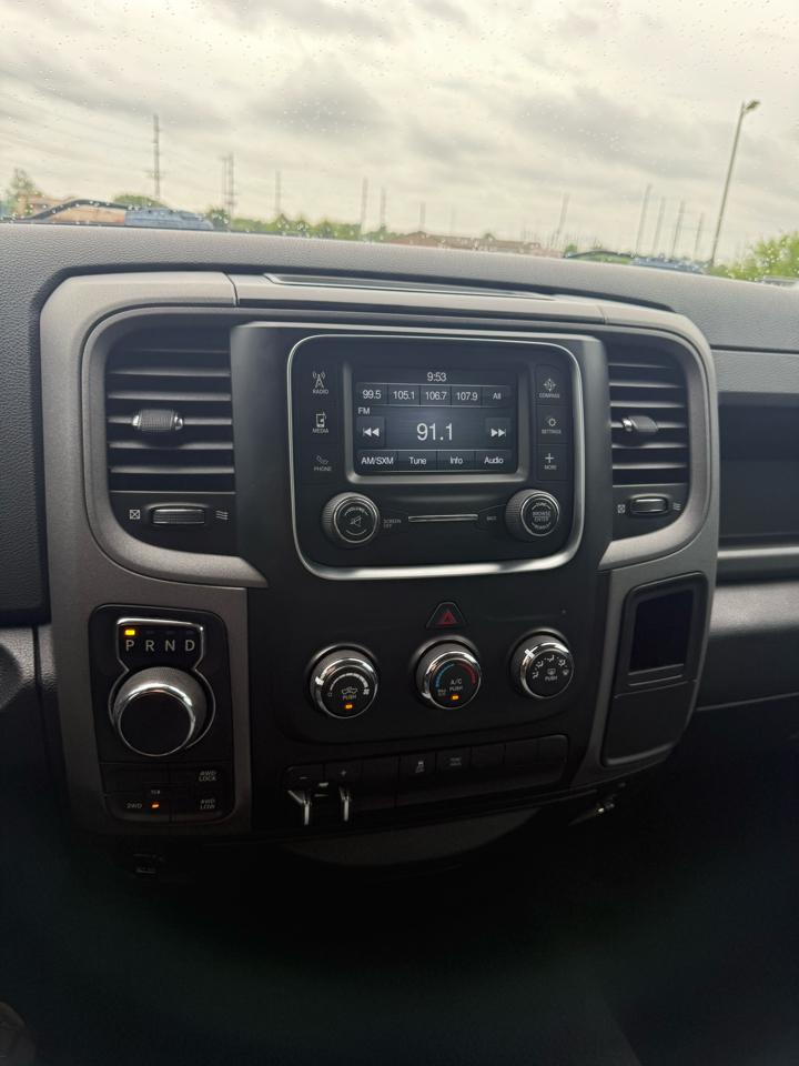 RAM 1500 Tradesman Quad Cab 4WD 2017