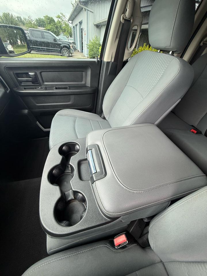 RAM 1500 Tradesman Quad Cab 4WD 2017