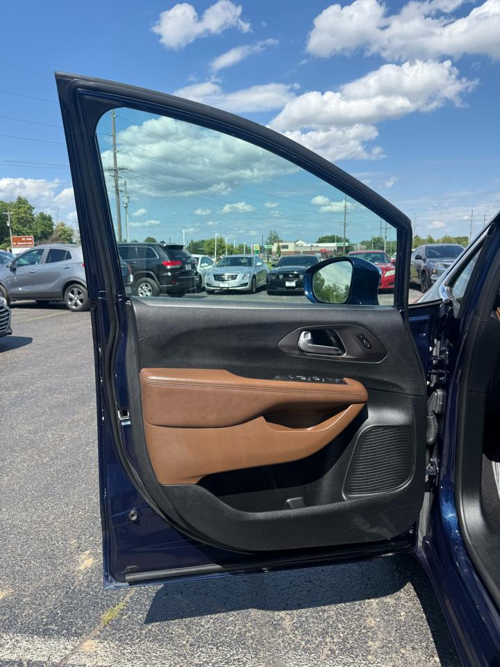 Chrysler Pacifica Limited 2017