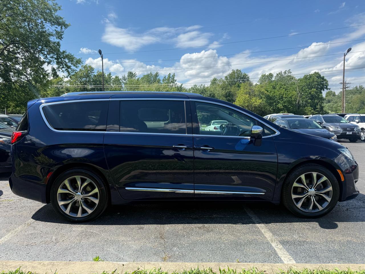 Chrysler Pacifica Limited 2017