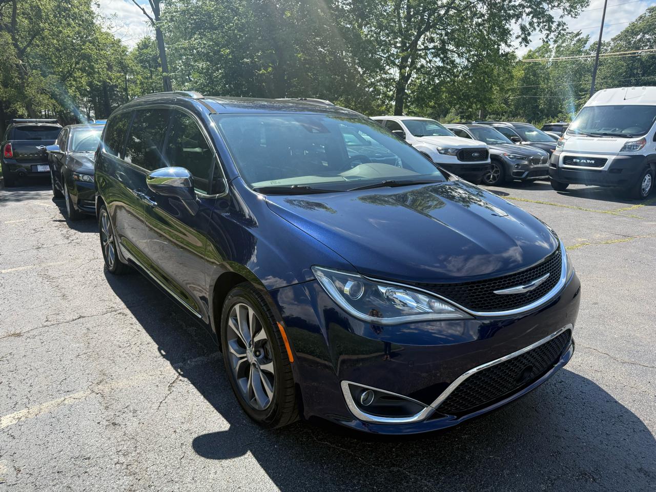 Chrysler Pacifica Limited 2017