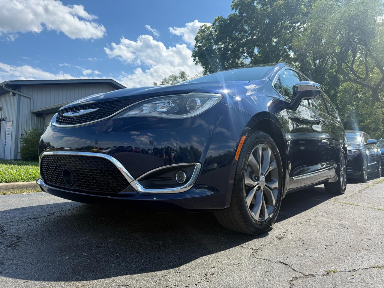 Chrysler Pacifica Limited 2017