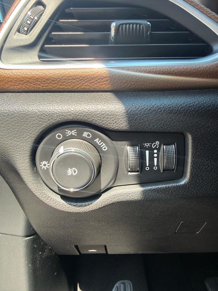 Chrysler Pacifica Limited 2017