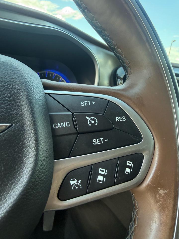 Chrysler Pacifica Limited 2017