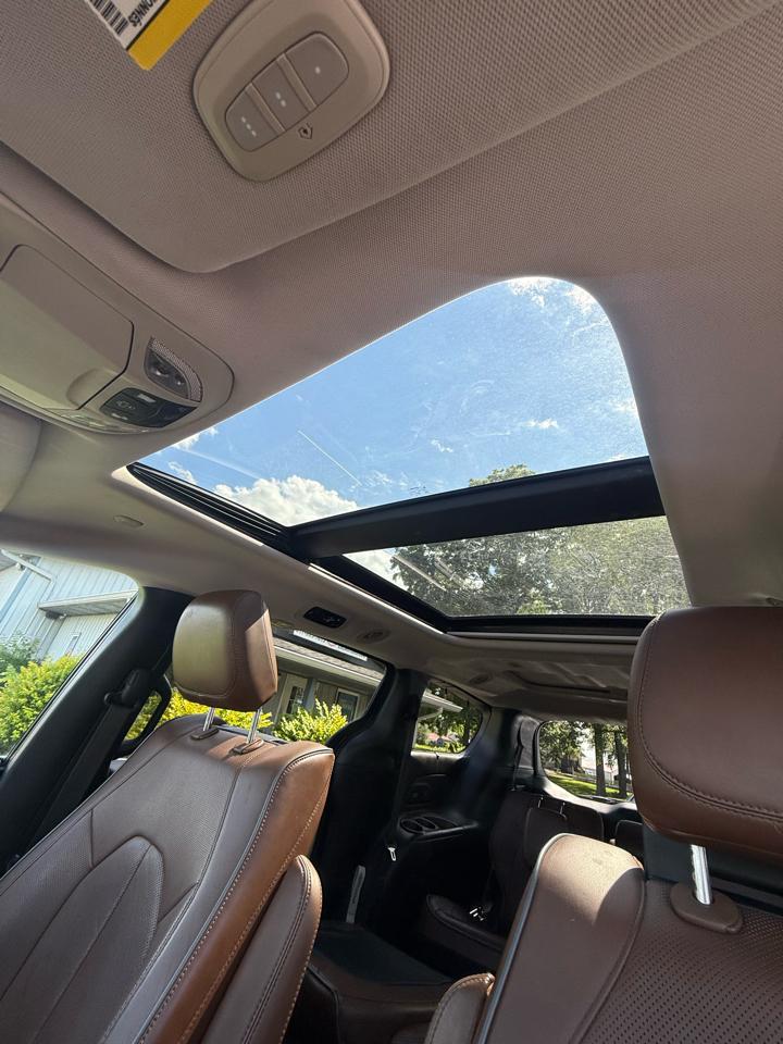 Chrysler Pacifica Limited 2017