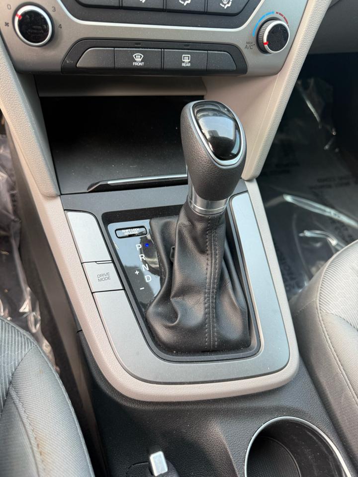 Hyundai Elantra SE 2017
